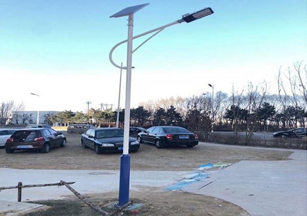 Luz solar todo en dos para estacionamiento