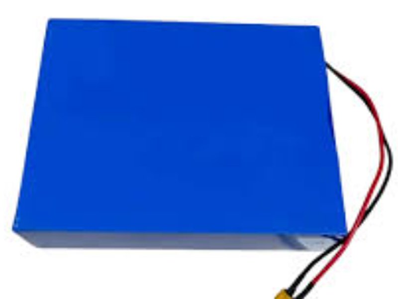 Batería de LiFePO4 y panel solar